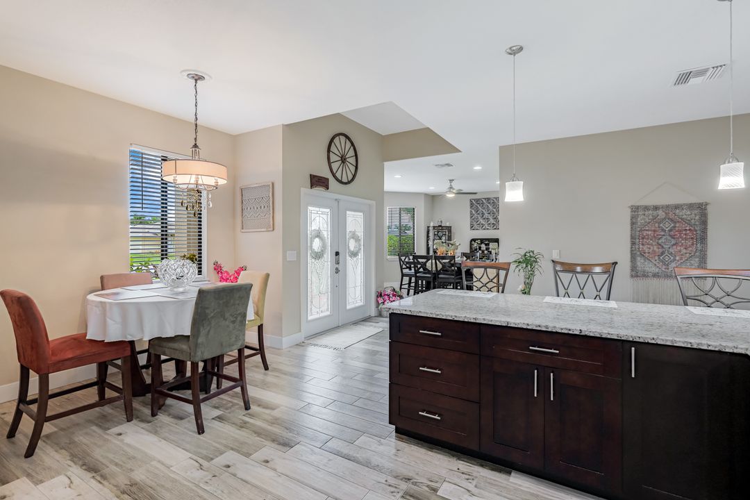 301 SE 21st Ln, Cape Coral, FL 33990