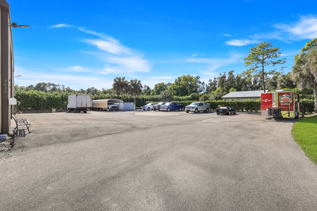 5630 Copper Leaf Ln, Naples, FL 34116