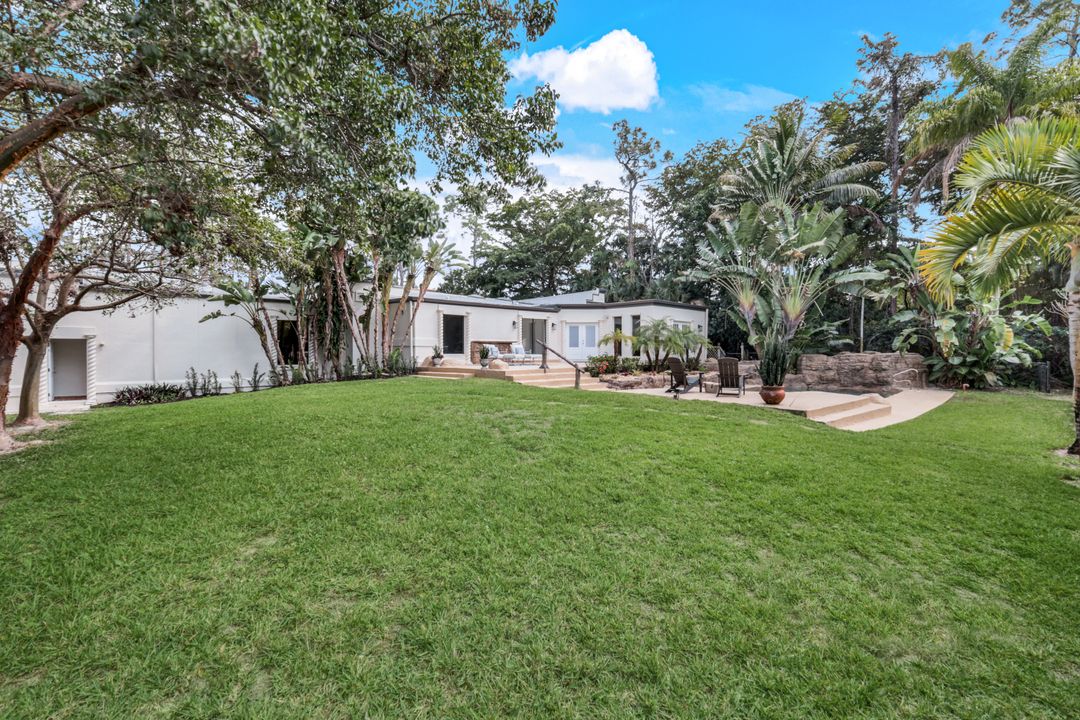 2861 Santa Barbara Blvd, Naples, FL 34116