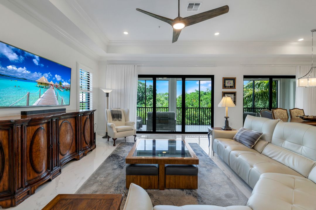 2488 Breakwater Wy #13-201, Naples, FL 34112