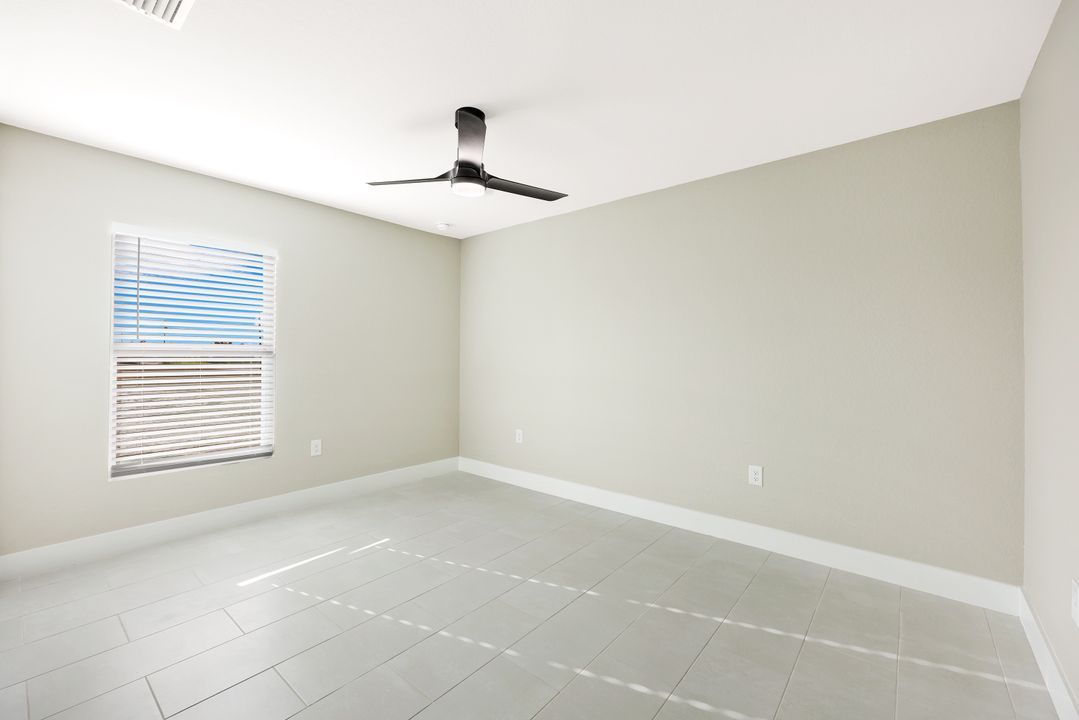 1910 NE 42nd Terrace, Cape Coral, FL 33909