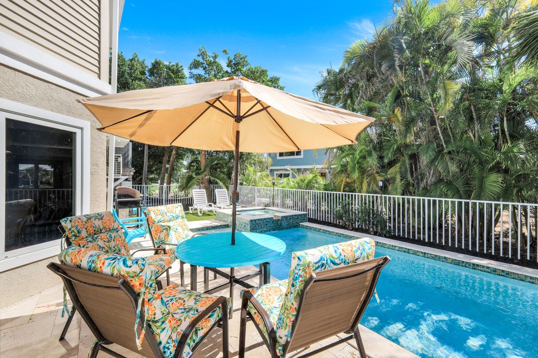1111 Schooner Pl, Sanibel, FL 33957