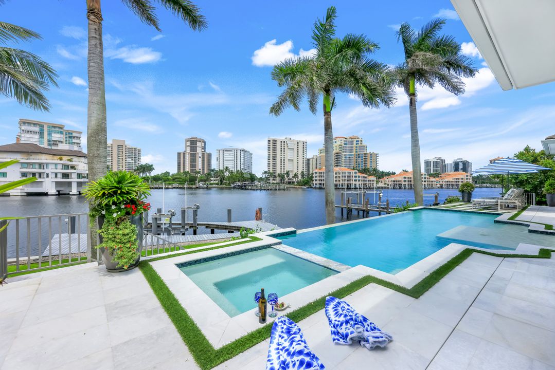 309 Neapolitan Way, Naples, FL 34103