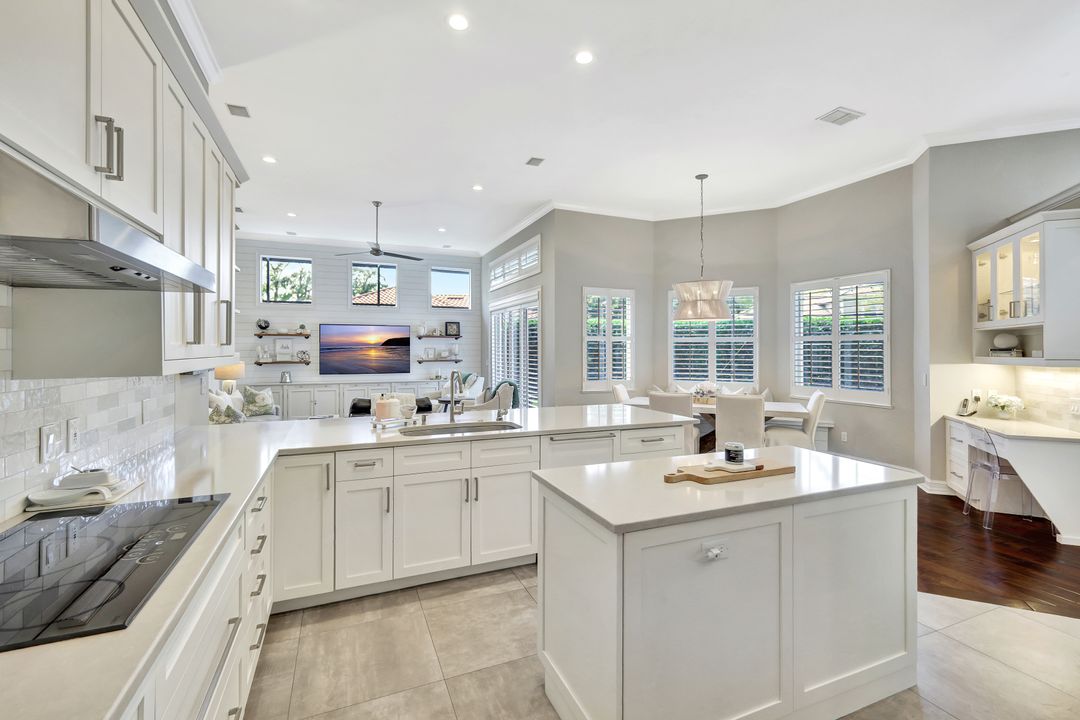8019 San Simeon, Naples, FL 34109