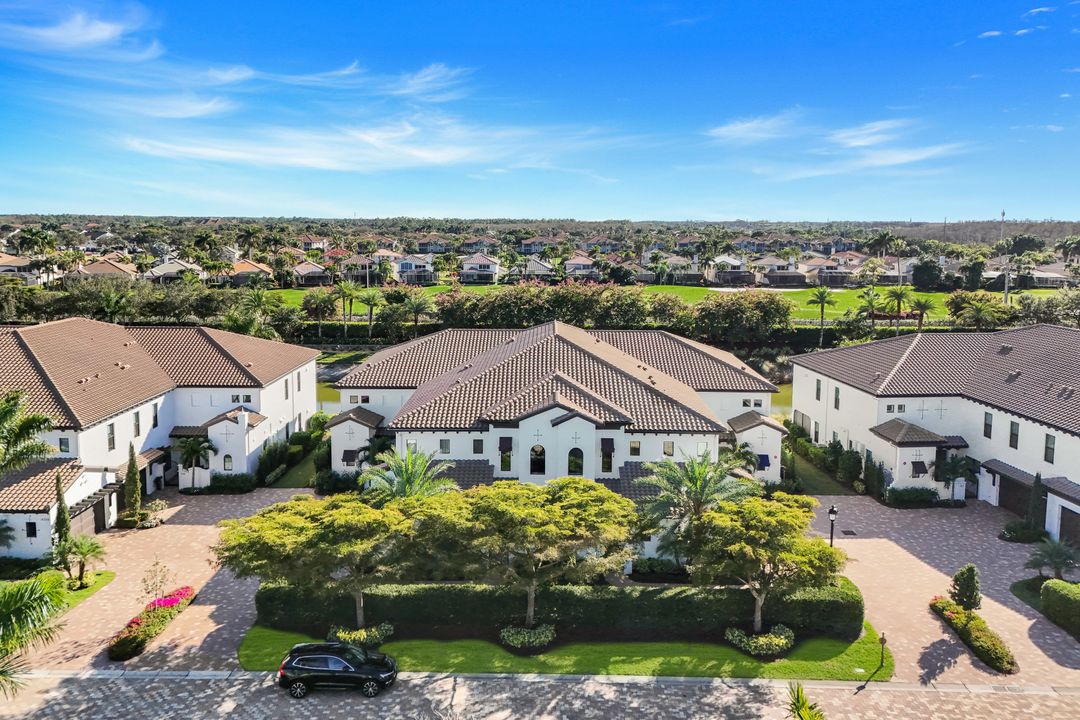 16320 Corsica Way #202, Naples, FL 34110