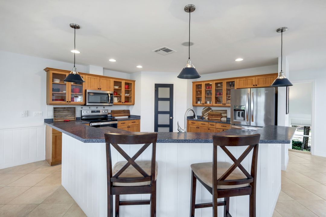 654 Sea Oats Dr, Sanibel, FL 33957