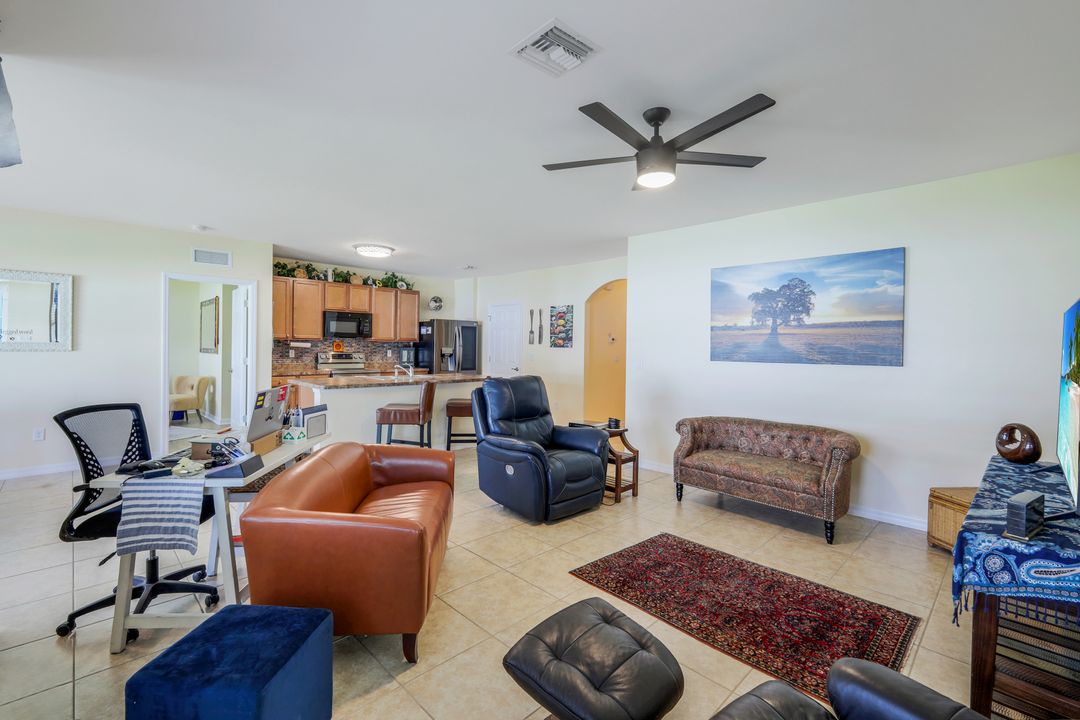 2933 SW 7th Pl, Cape Coral, FL 33914