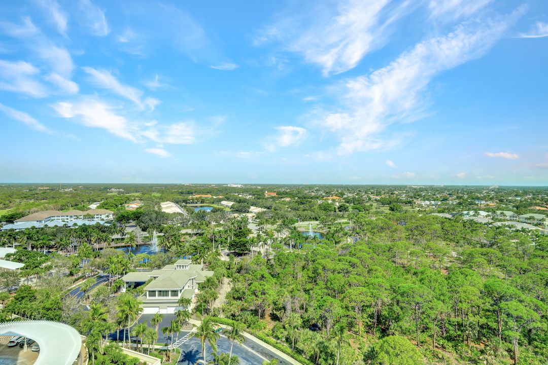 295 Grande Way #1406, Naples, FL 34110