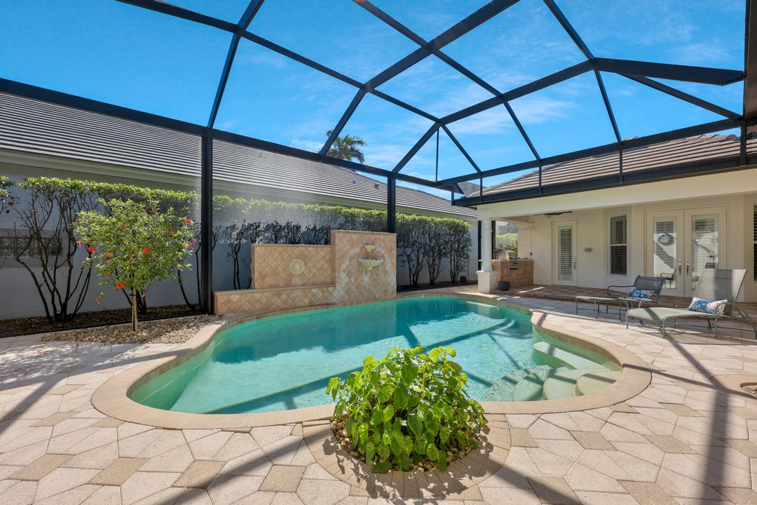 5058 Kensington High St, Naples, FL 34105