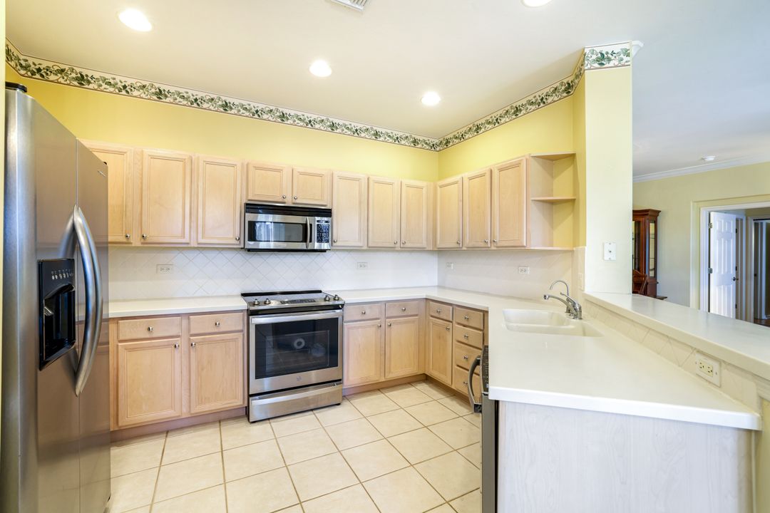 8490 Danbury Blvd #104, Naples, FL 34120