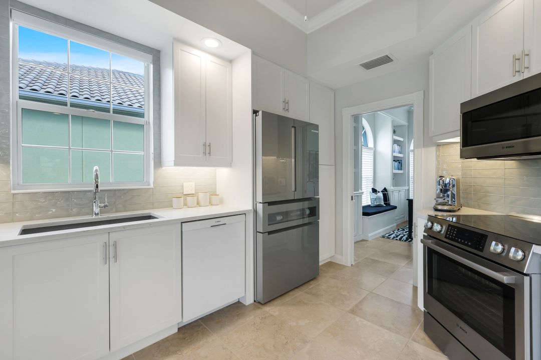 7063 Toscana Ct, Naples, FL 34114