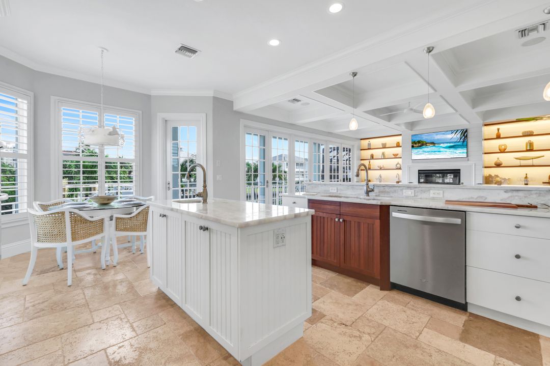273 Egret Ave, Naples, FL 34108