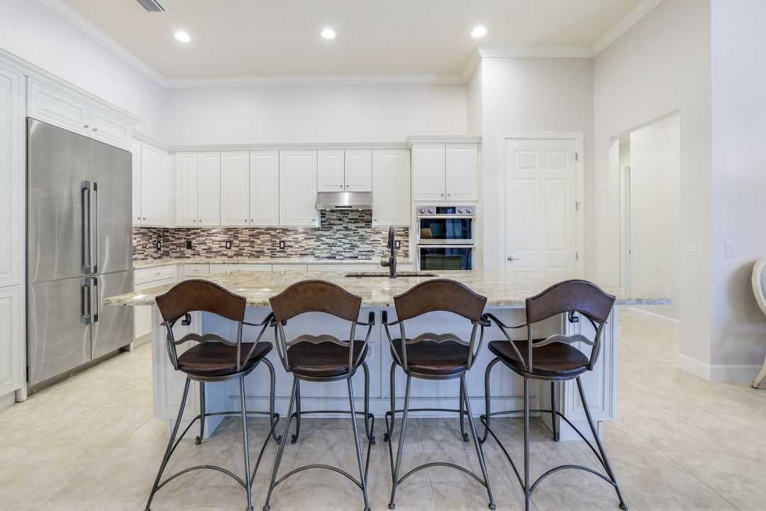 9266 Quarry Dr, Naples, FL 34120