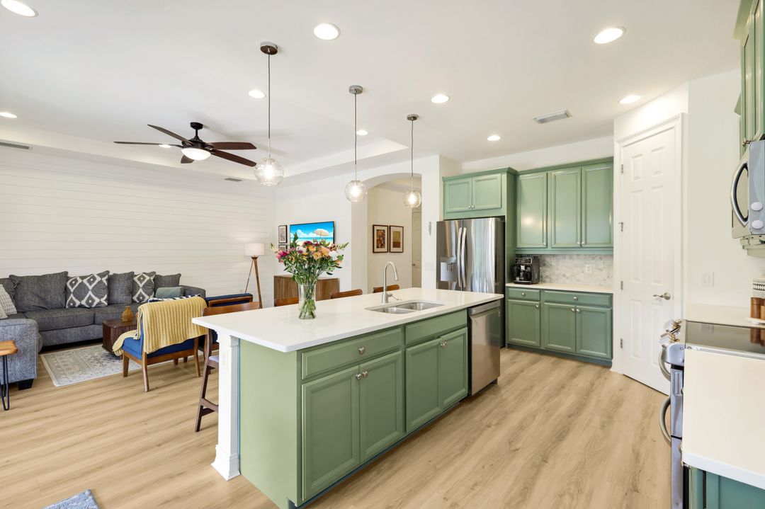 16357 Aberdeen Wy, Naples, FL 34110