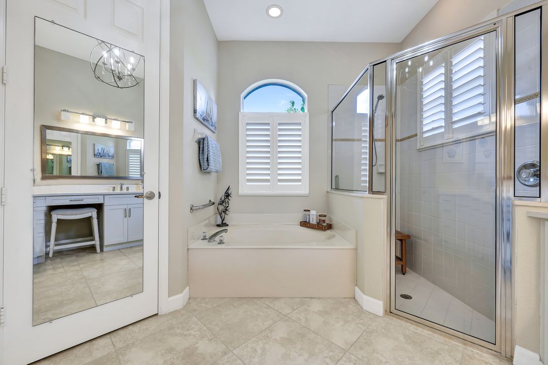 6006 Highwood Park Ln, Naples, FL 34110