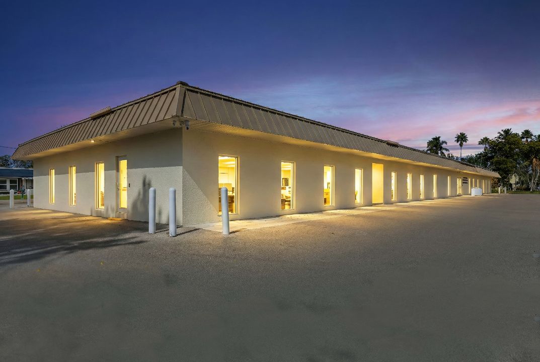 2977 Goodlette-Frank Rd, Naples, FL 34103