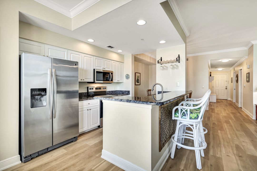 16605 Lake Cir Dr #322, Fort Myers, FL 33908