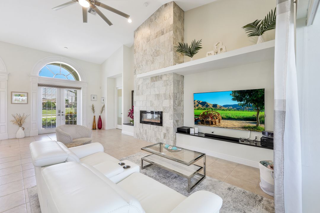 3724 Surfside Blvd, Cape Coral, FL 33914