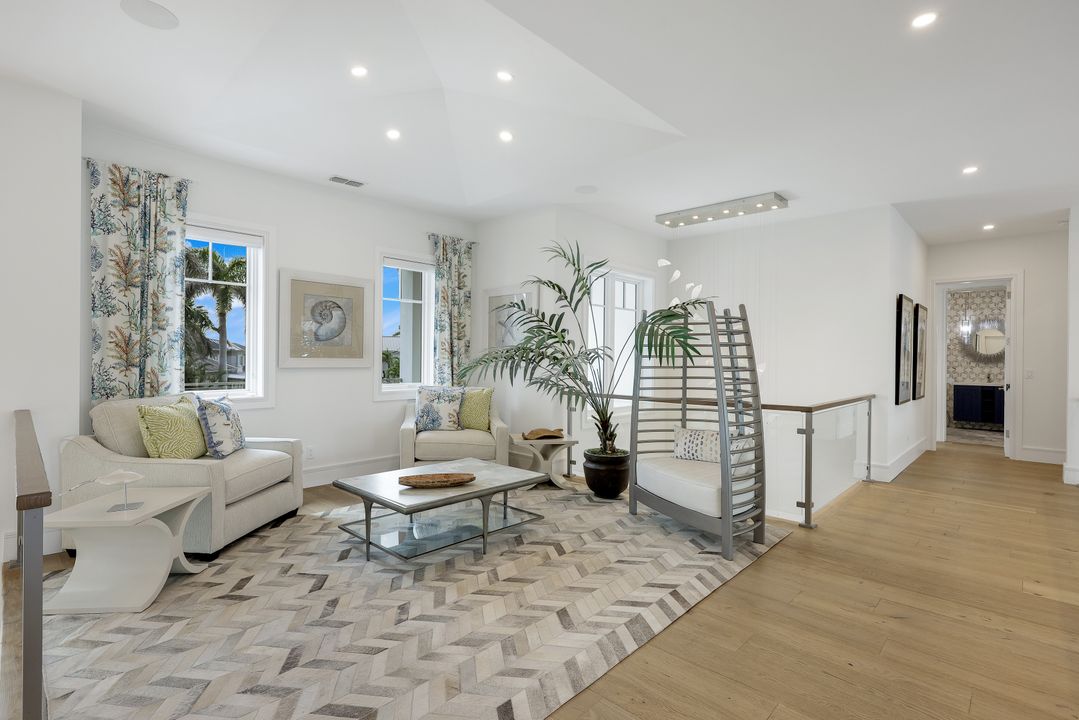 309 Neapolitan Way, Naples, FL 34103