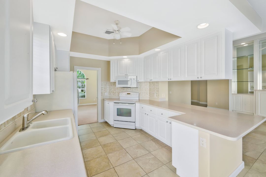 28348 Nautica Ln, Bonita Springs, FL 34135