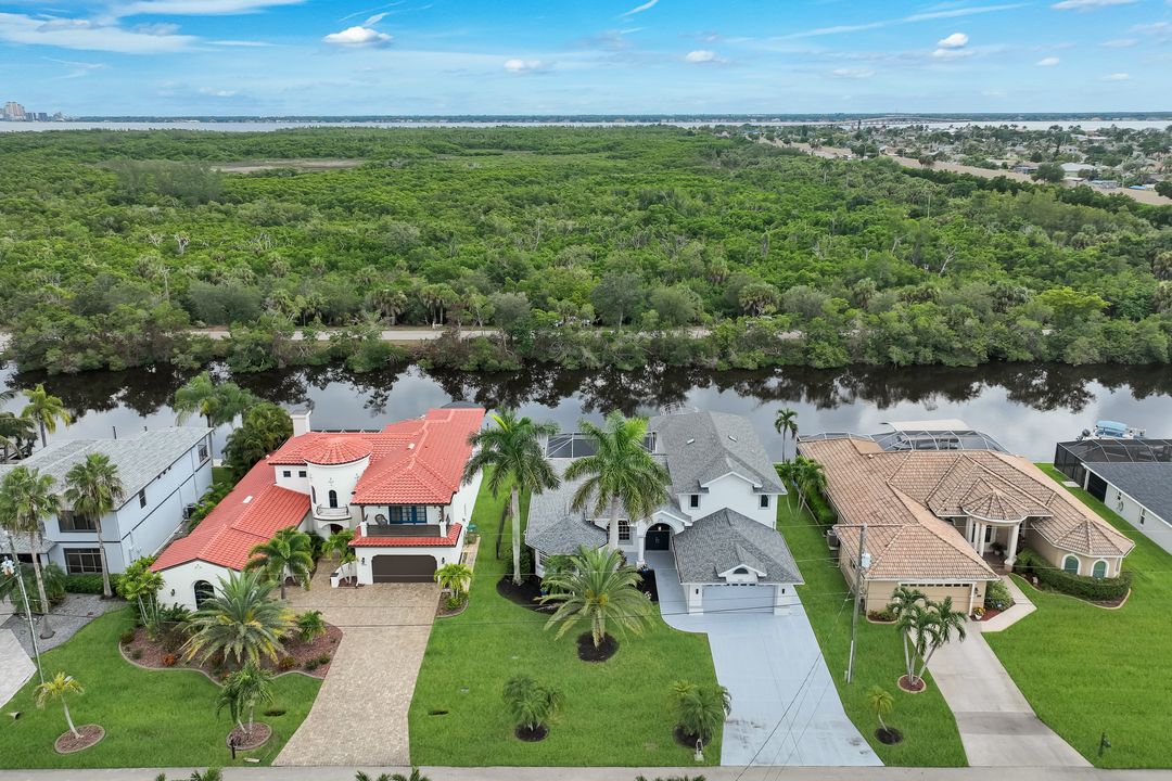 2309 SE 20th Pl, Cape Coral, FL 33990
