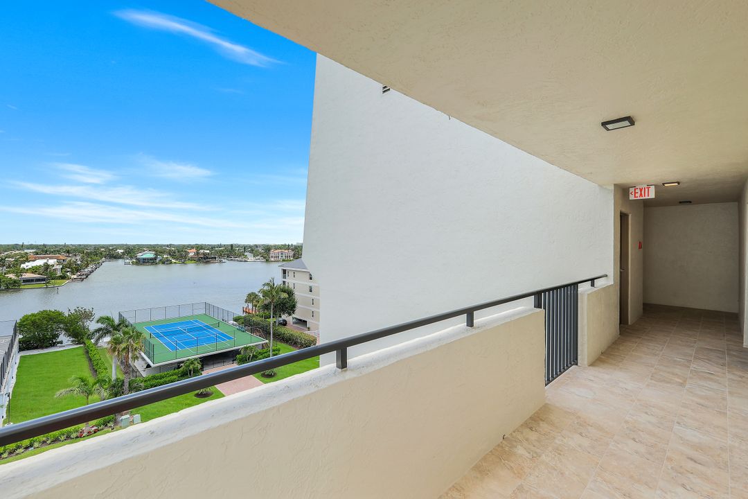 9715 Gulf Shore Dr #702, Naples, FL 34108