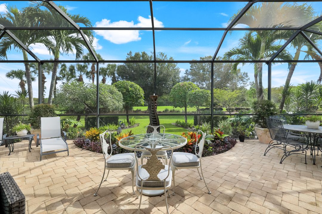 9090 Limestone Ln, Naples, FL 34120
