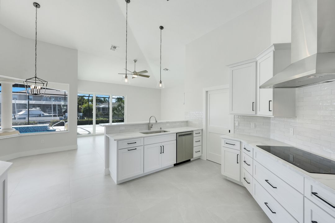 1524 SW 56th Terrace, Cape Coral, FL 33914