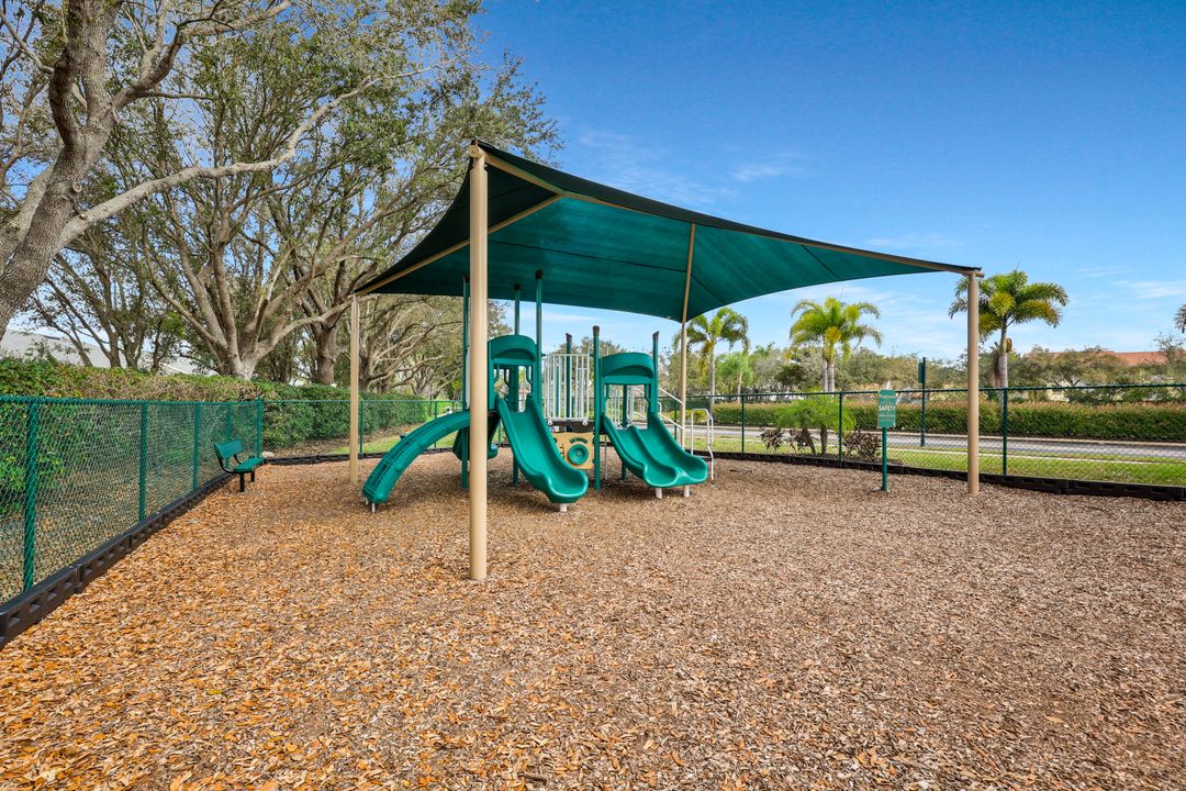 8301 Laurel Lakes Way, Naples, FL 34119