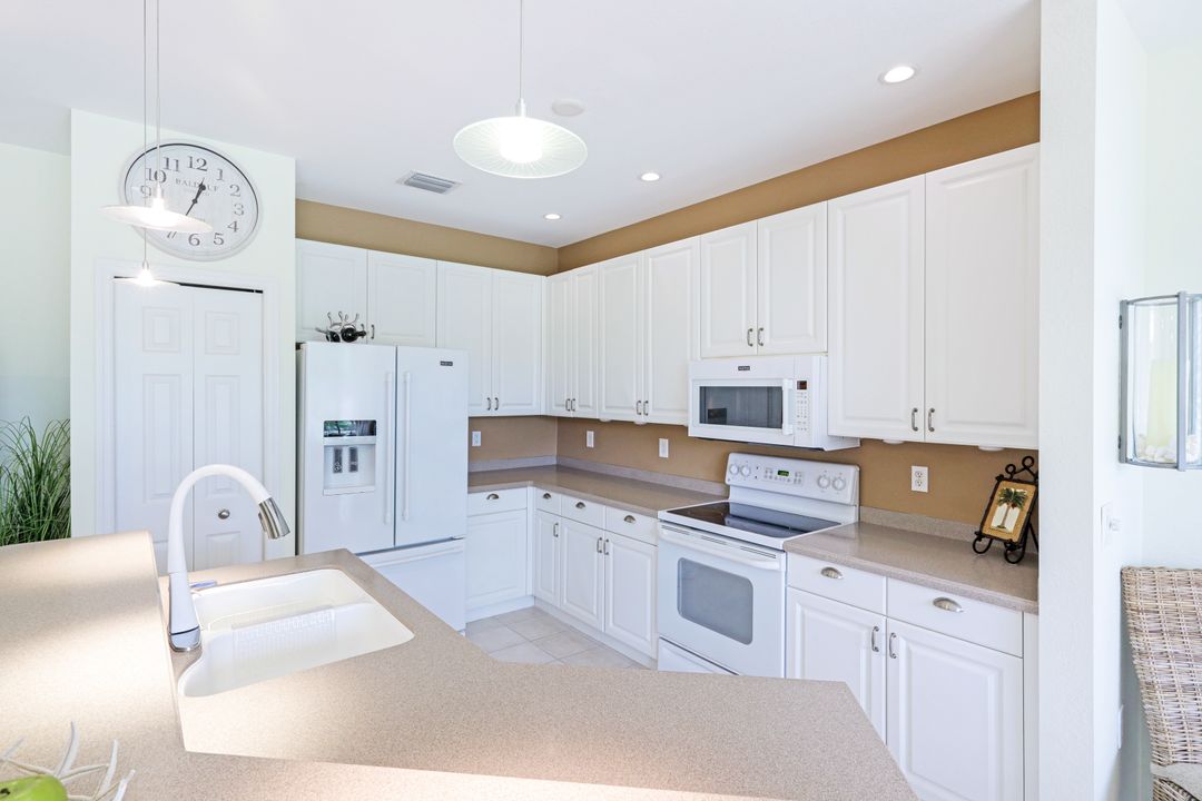 6360 Lexington Ct #101, Naples, FL 34110