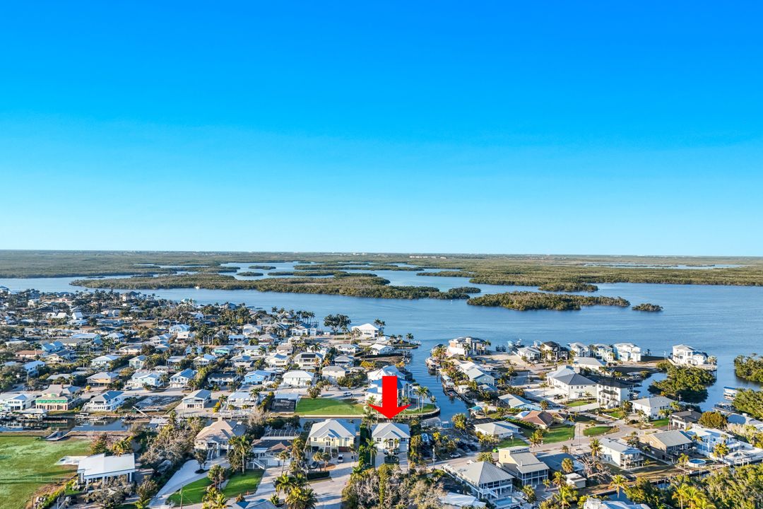 231 Sterling Ave, Fort Myers Beach, FL 33931