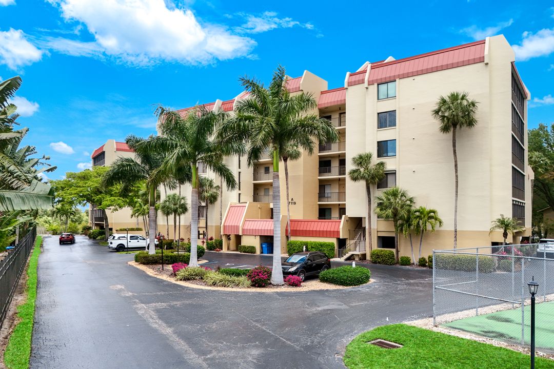 7119 Lakeridge View Court #302, Fort Myers, FL 33907
