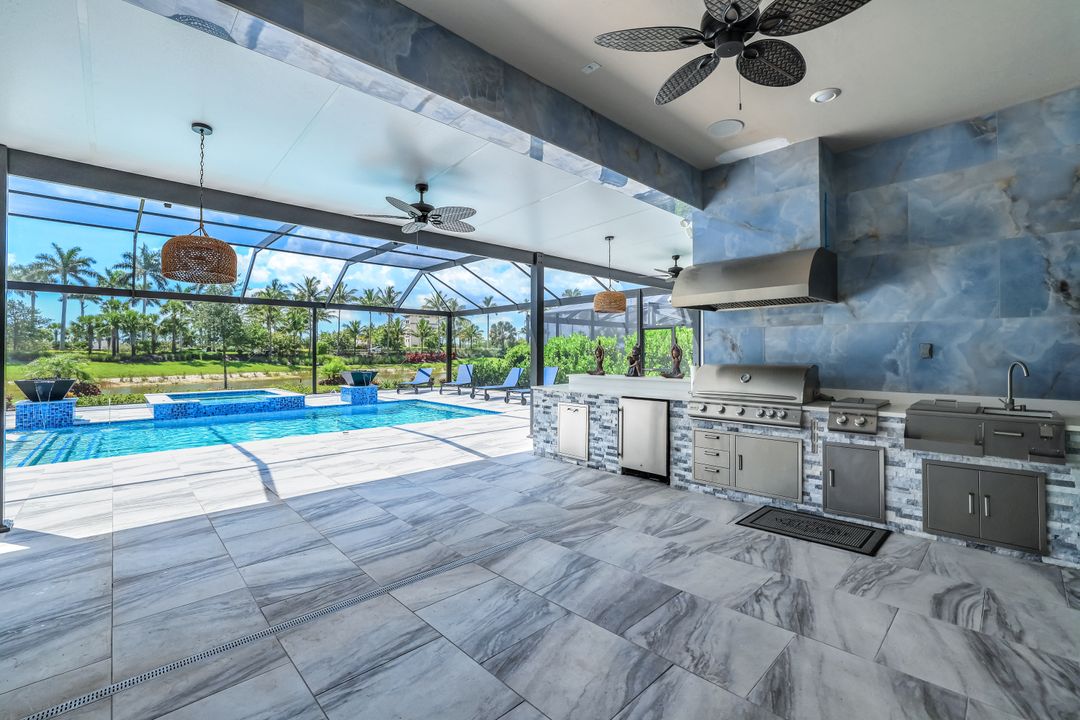 15495 Rio Ponace Ct, Naples, FL 34114