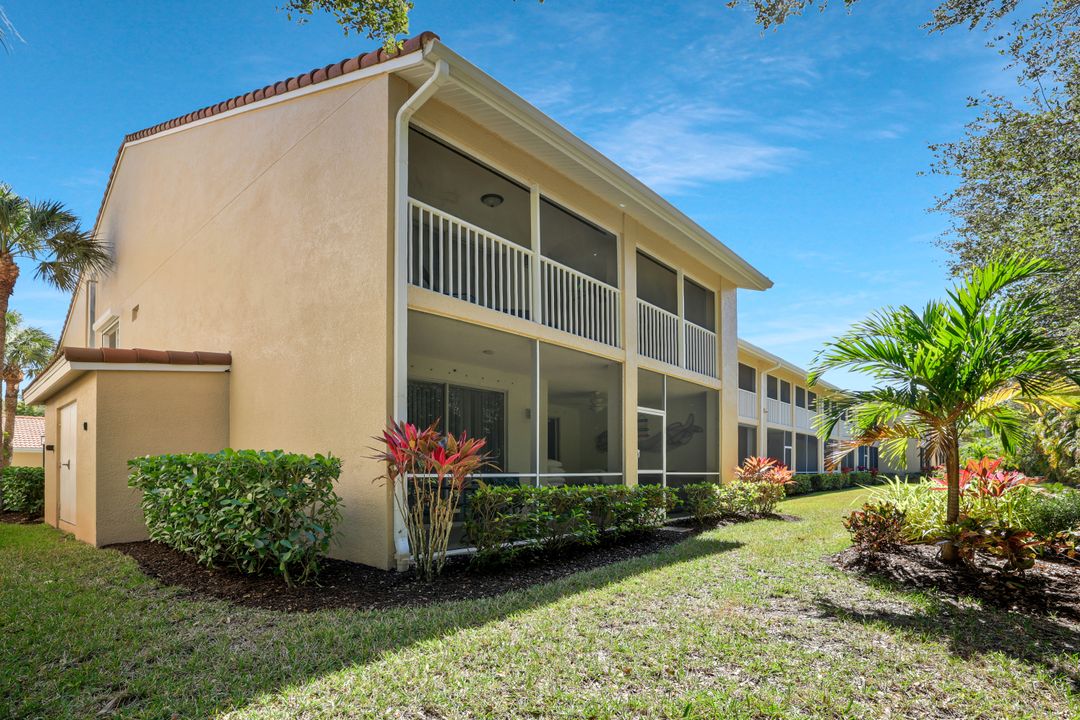 2360 Hidden Lake Ct #10, Naples, FL 34112