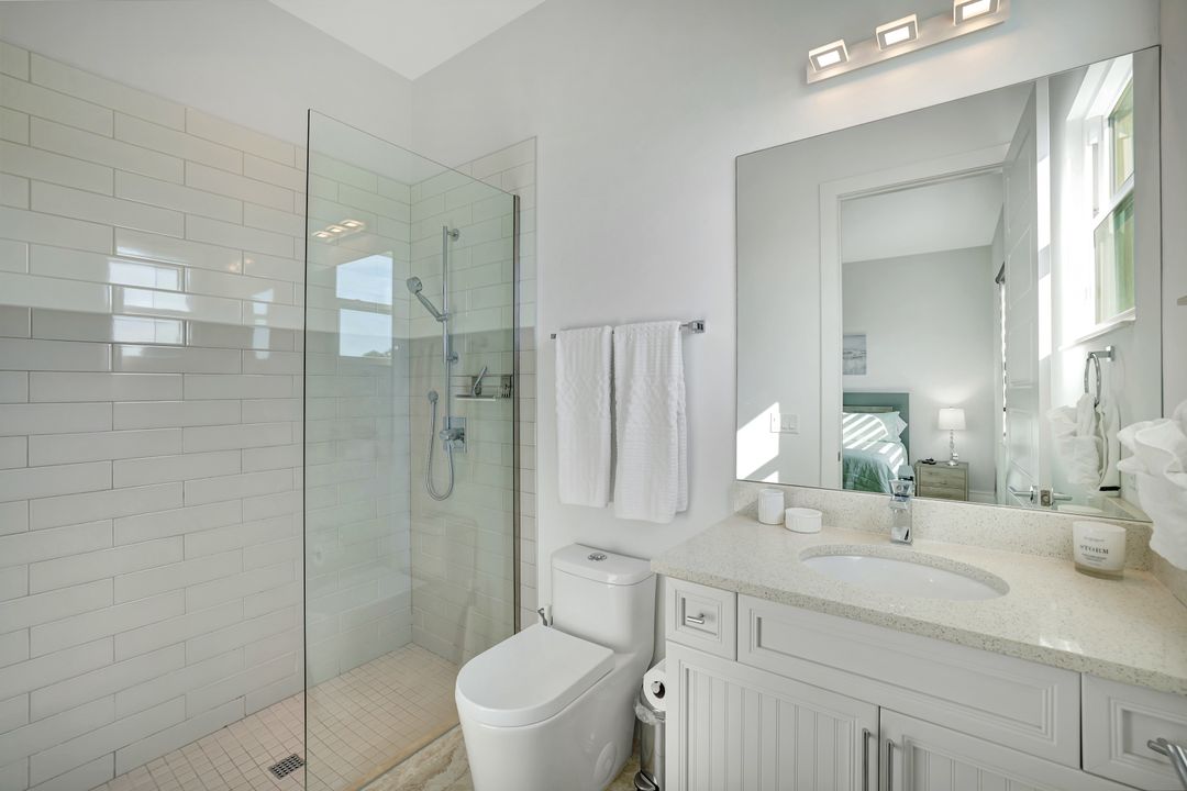 16 Willoughby Dr, Naples, FL 34110