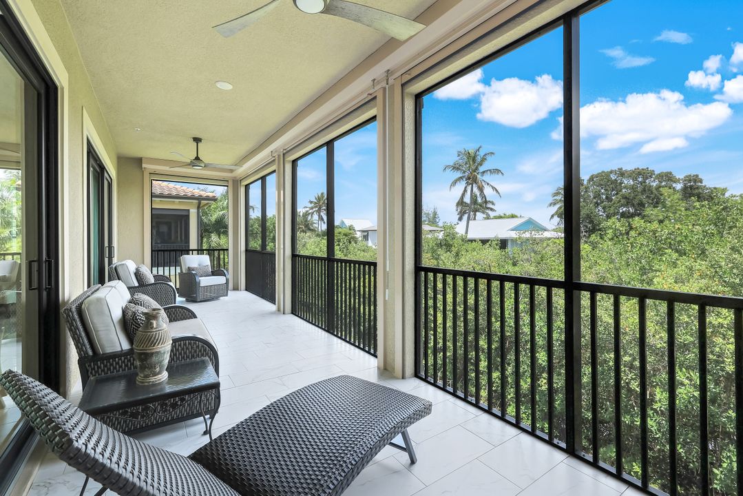 2488 Breakwater Wy #13-201, Naples, FL 34112