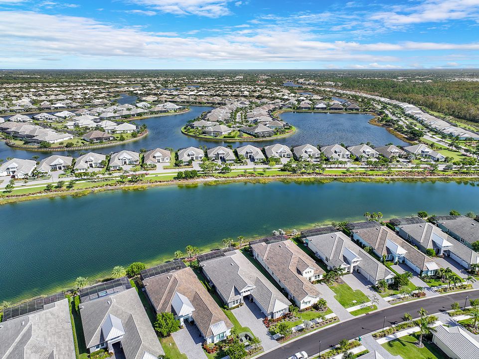 6177 Megans Bay Dr, Naples, FL 34112