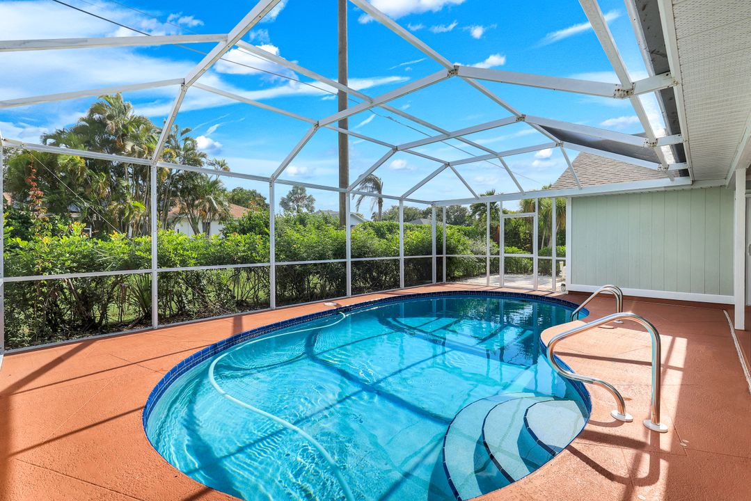 9814 Country Oaks Dr, Fort Myers, FL 33967