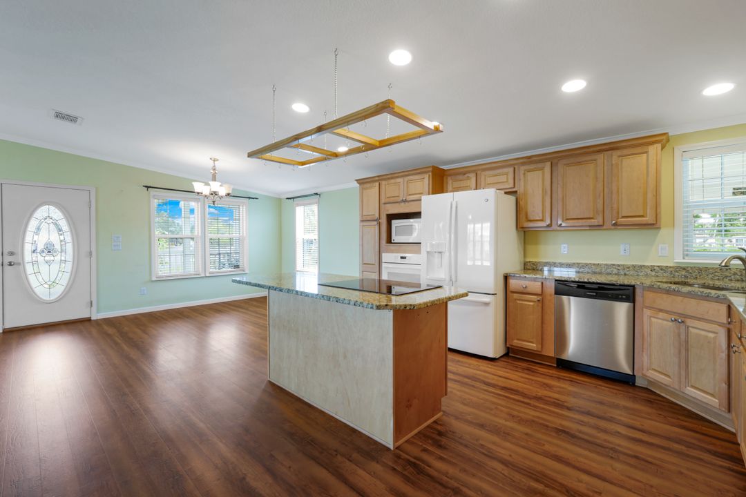 27288 Bourbonniere Dr, Bonita Springs, FL 34135
