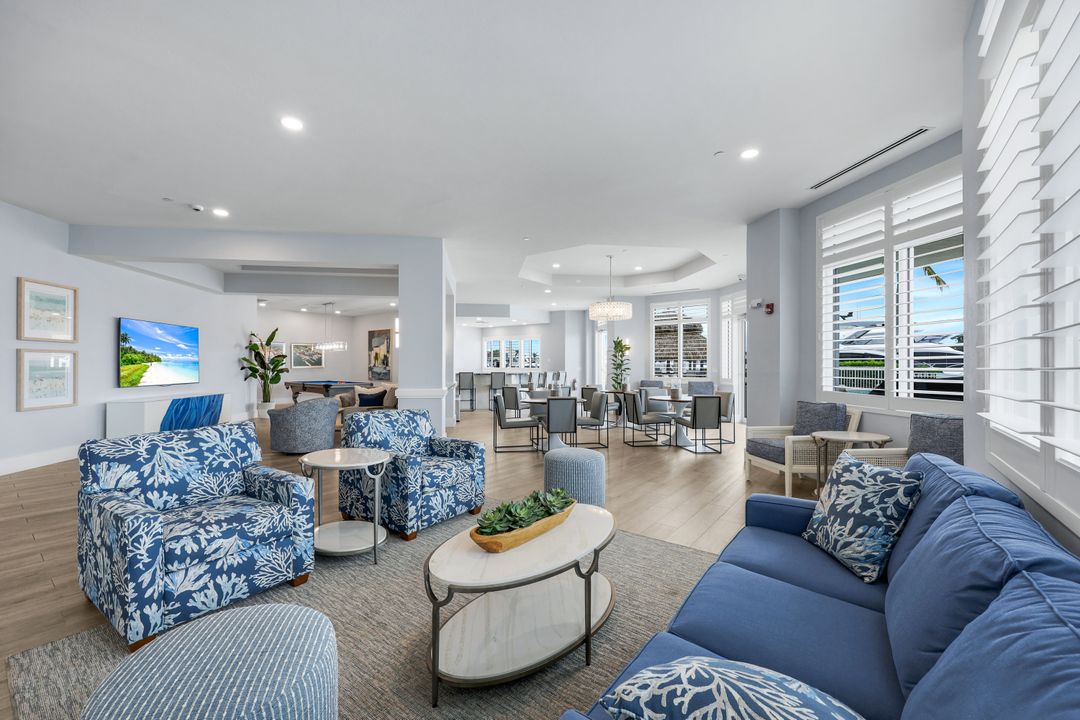 891 10th St S, Naples, FL 34102
