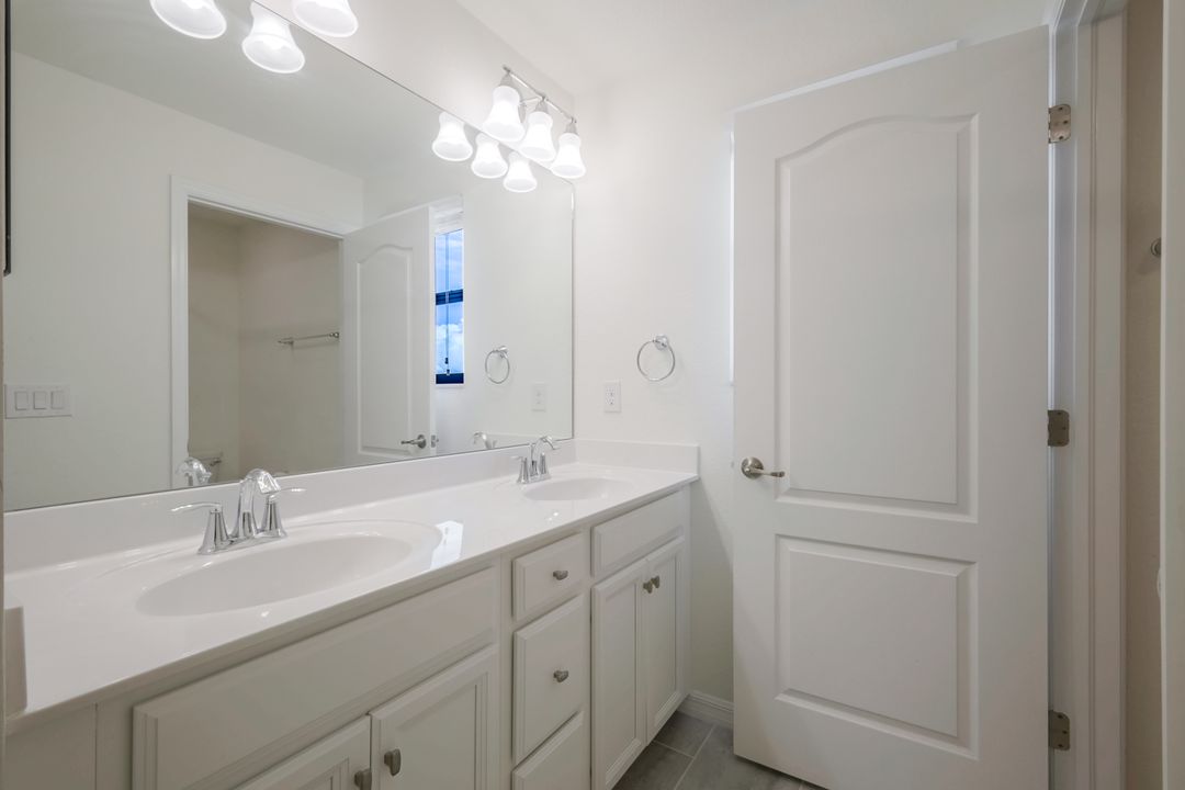 14453 Vindel Cir, Fort Myers, FL 33905