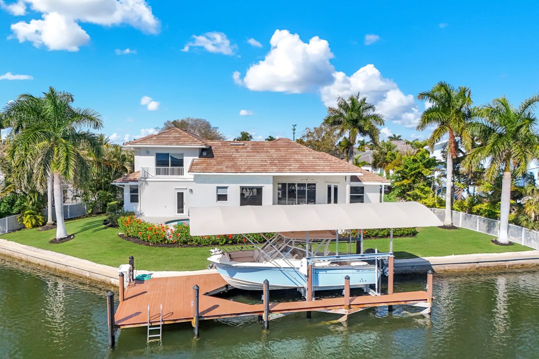 316 Waterleaf Ct, Marco Island, FL 34145