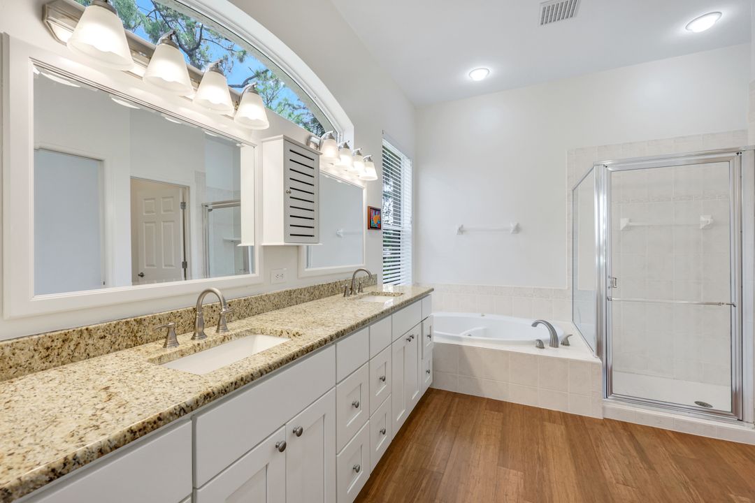 8621 Gleneagle Way, Naples, FL 34120