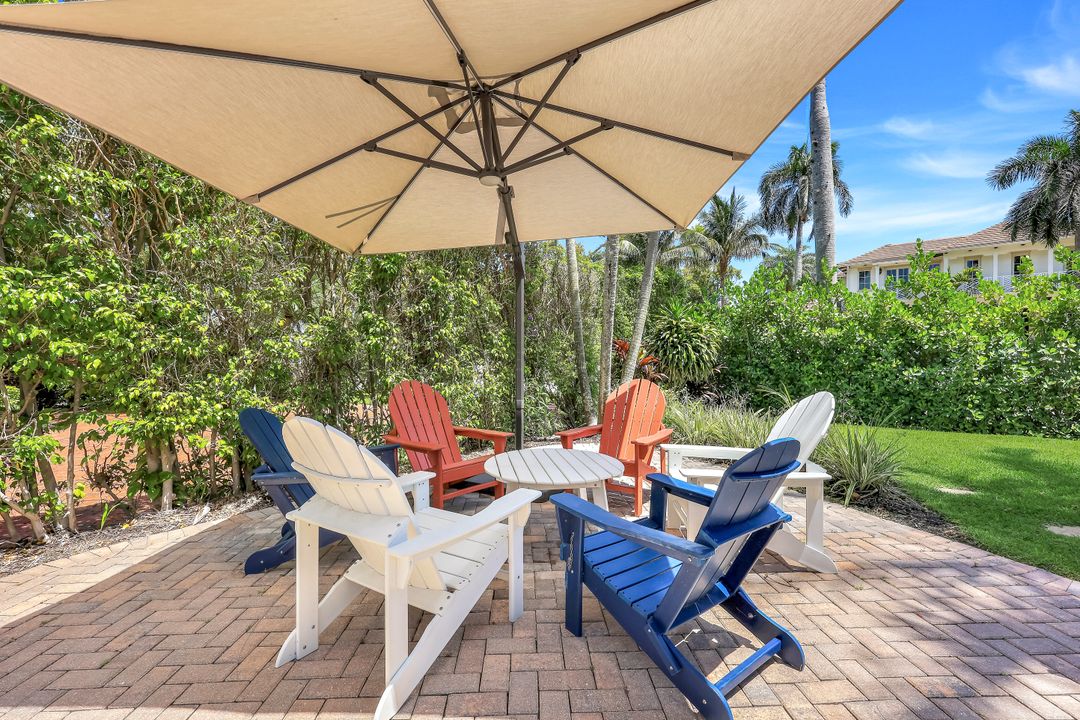 1550 Gordon Dr, Naples, FL 34102