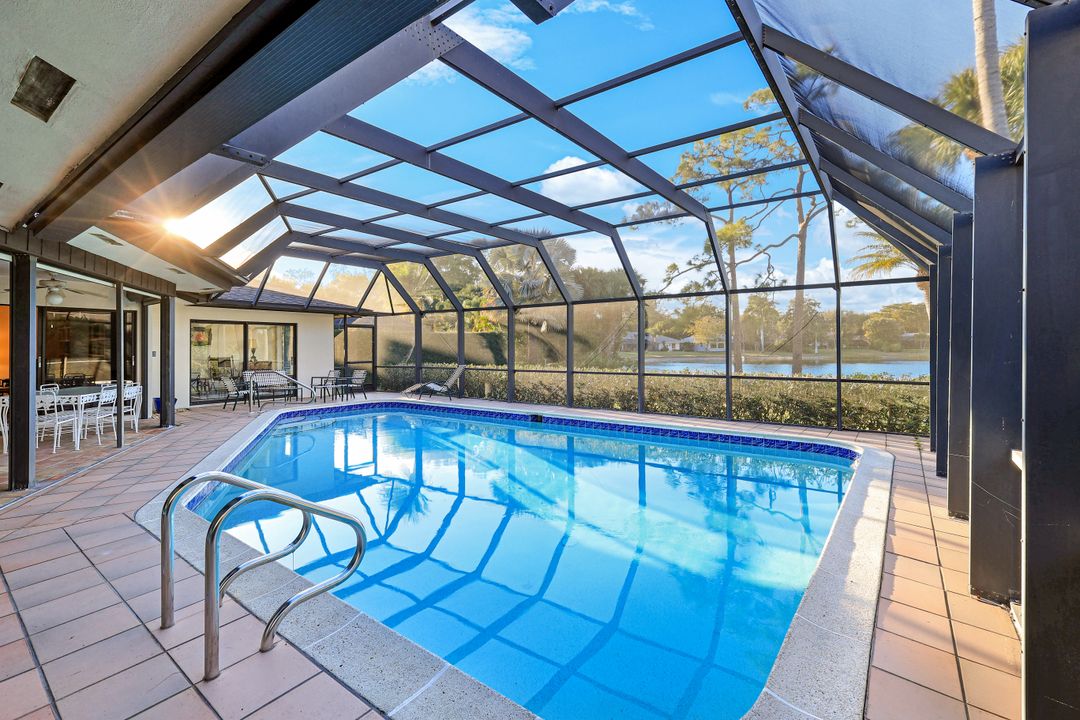 700 Bald Eagle Dr, Naples, FL 34105