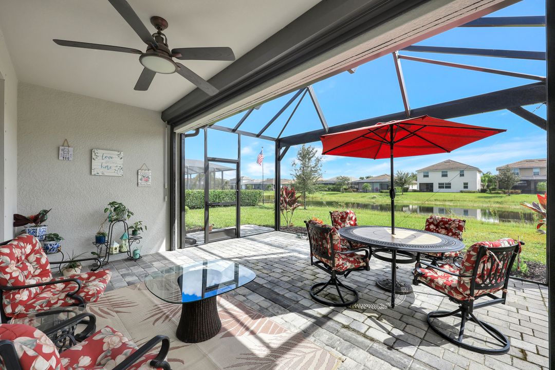 2174 Clementine St, Naples, FL 34120