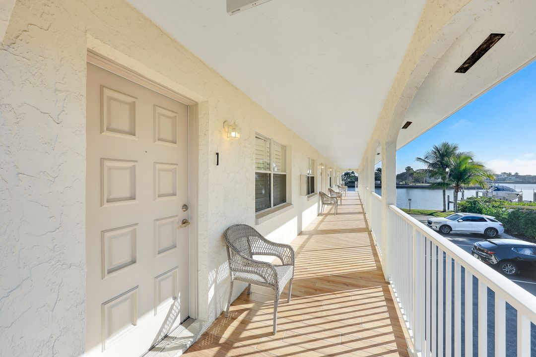 9467 Gulf Shore Dr, Naples, FL 34108