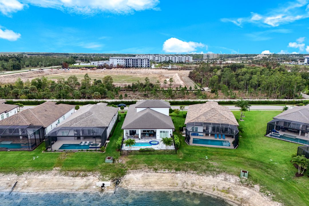 3697 Sapphire Cv Cir, Naples, FL 34114