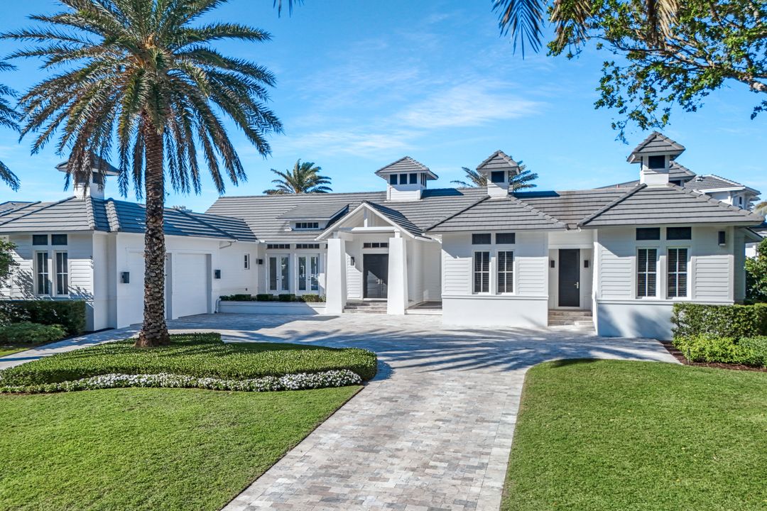 299 Mermaids Bight, Naples, FL 34103