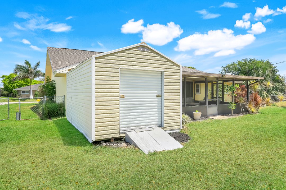 1432 SE 33rd St, Cape Coral, FL 33904